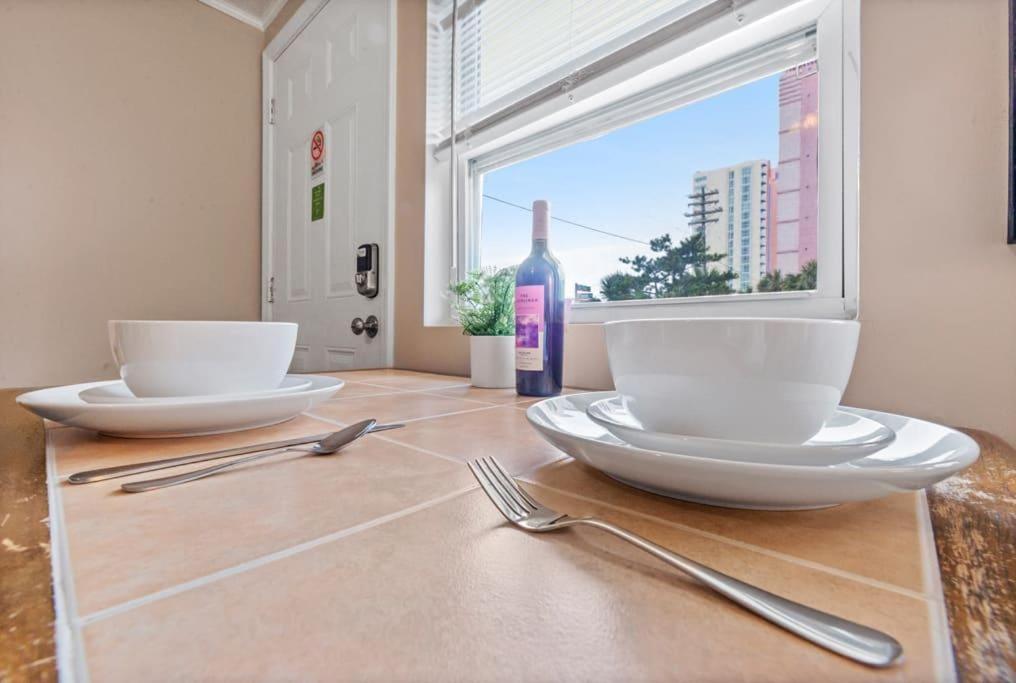 Апартаменты 1Br With Pool Parking Pets Next To Beach 6 Миртл-Бич Экстерьер фото