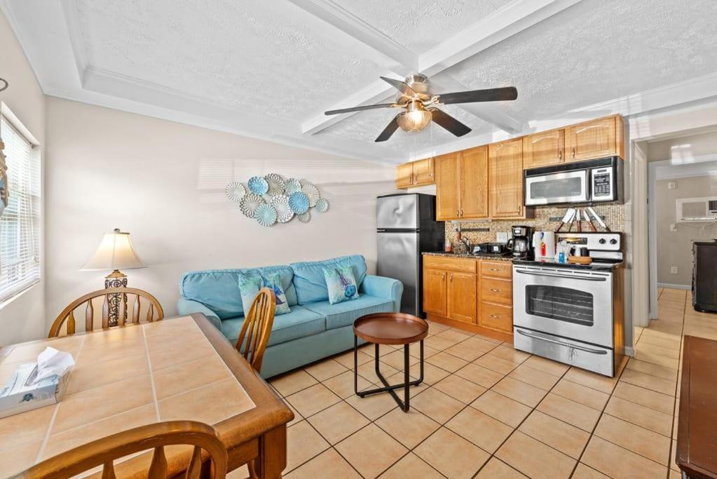 Апартаменты 1Br With Pool Parking Pets Next To Beach 6 Миртл-Бич Экстерьер фото