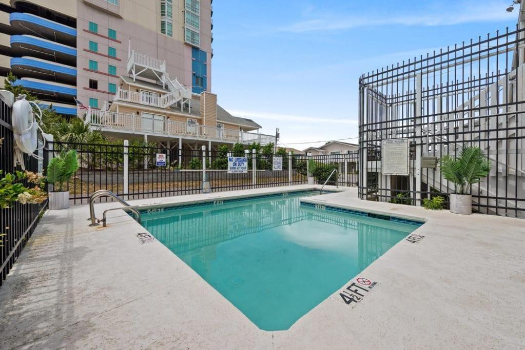 Апартаменты 1Br With Pool Parking Pets Next To Beach 6 Миртл-Бич Экстерьер фото