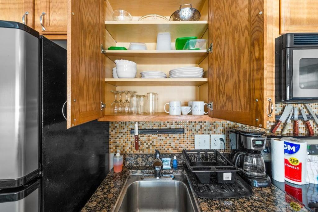 Апартаменты 1Br With Pool Parking Pets Next To Beach 6 Миртл-Бич Экстерьер фото